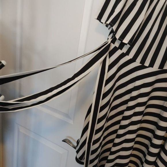 Shein black and white stripe off shoulder dress 3x 4x Beetlejuice Punk Goth - Picture 3 of 4